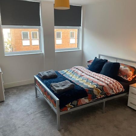 #0202 One Bedroom Serviced Apartment-Free Parking Derby Exteriér fotografie