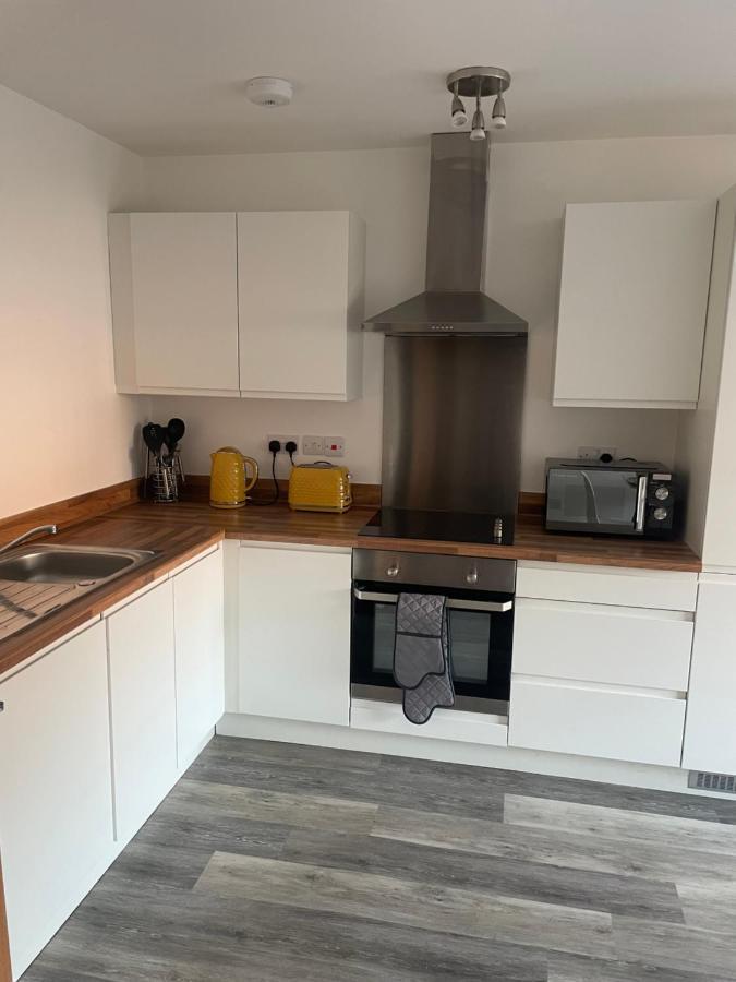 #0202 One Bedroom Serviced Apartment-Free Parking Derby Exteriér fotografie